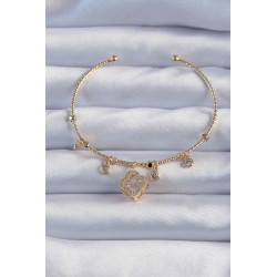 Pirinç Altın Renk Zirkon Taşlı Yonca Model Charm Bileklik