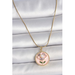 316L Çelik Gold Renk Zincir Pembe Çiçek İşlemeli İnci Detay Portre Model Kadın Kolye